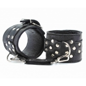 Чёрные кожаные оковы с клепками - БДСМ Арсенал - купить с доставкой в Ноябрьске