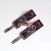 Черные кожаные наручники с розовой строчкой - Crazy Handmade - купить с доставкой в Ноябрьске