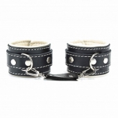 Оковы на руки со светлым подкладом - БДСМ Арсенал - купить с доставкой в Ноябрьске