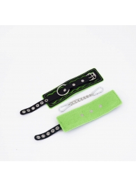Черно-зеленые кожаные наручники с зеленой строчкой - Crazy Handmade - купить с доставкой в Ноябрьске