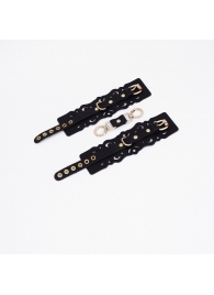 Черные кожаные наручники с узорами и золотистой фурнитурой - Crazy Handmade - купить с доставкой в Ноябрьске