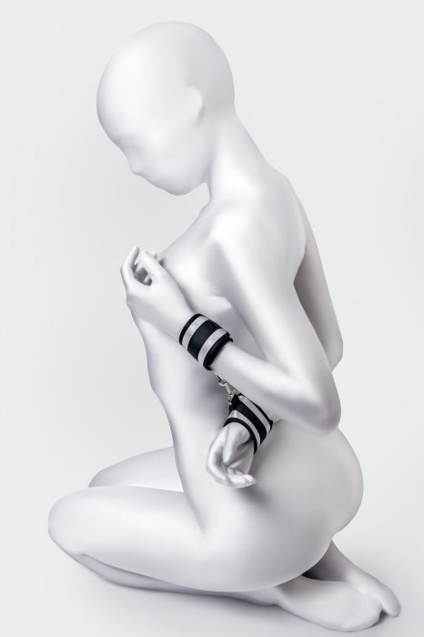 Серебристо-черные наручники Anonymo - ToyFa - купить с доставкой в Ноябрьске