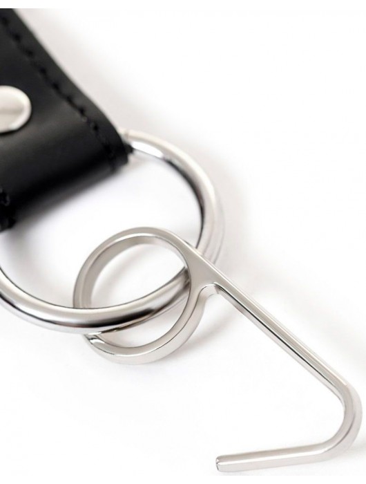 Кляп-крючок на чёрном кожаном ремешке - ToyFa - купить с доставкой в Ноябрьске